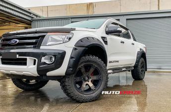 FORD RANGER BEAST BLACK MACHINED WITH DARK TINT